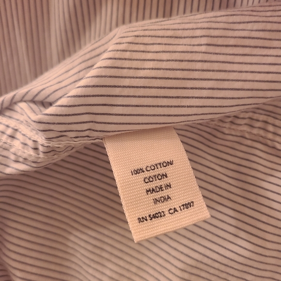 Pin Striped 100% cotton button up top size medium - Picture 3 of 5